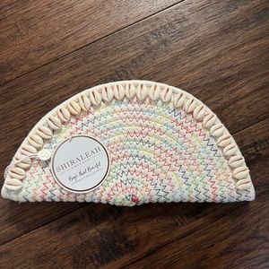 Beach clutch